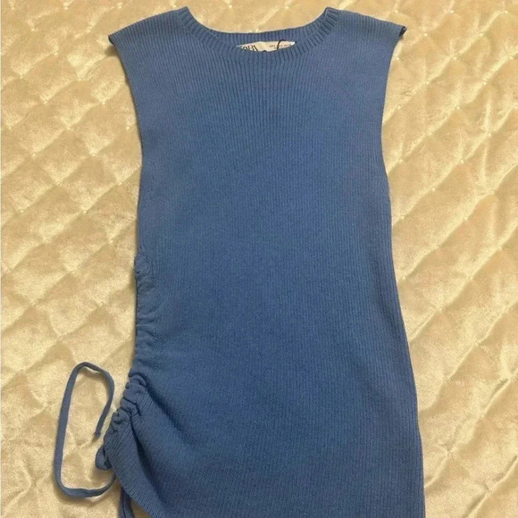 ZARA baby blue top with an open side at the waist and tie - Picture 1 of 3